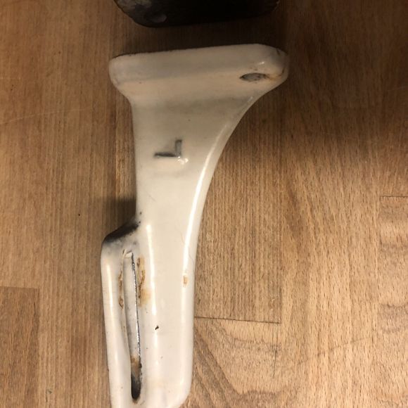 Vintage White Ceramic Towel Bar Rack Rod Post Holder Farmhouse - Picture 3 of 7